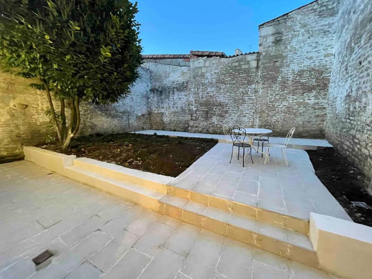 Le Jardin Niortais - Hyper Centre- Proche Gare - Paisible - Grand Jardin Prive, Wifi Hd -Netflix Apartment Екстериор снимка